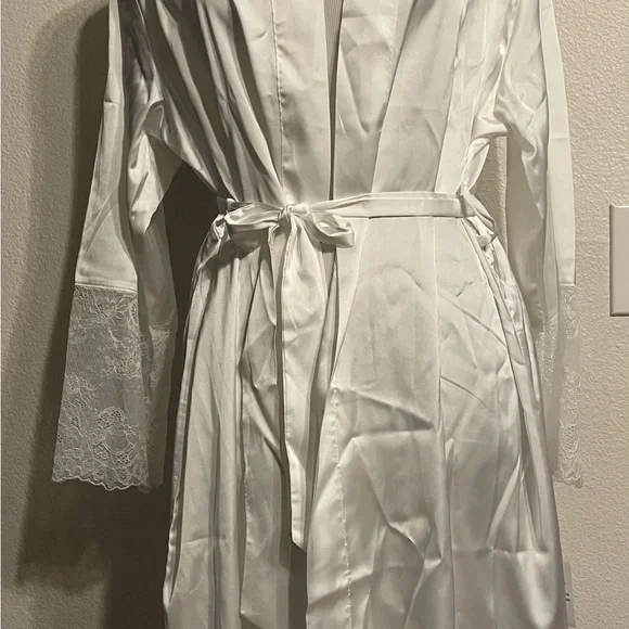 Ivory Bride Robe - Picture 5 of 8